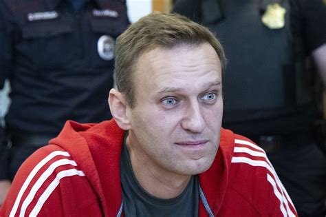 De Navalny-Vergiftiging: Een Schokkende Ontdekking van Corruptie en een Heldere Kritiek op het Russische Regime